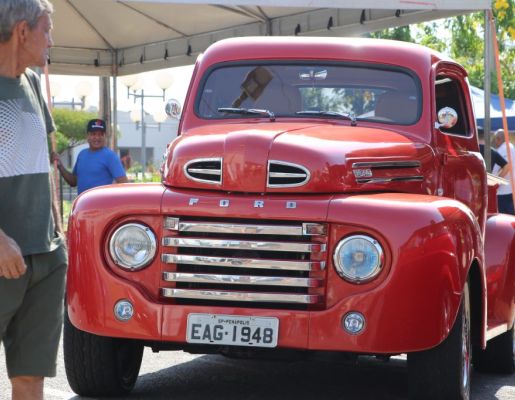 Foto - Encontro de Carros Antigos